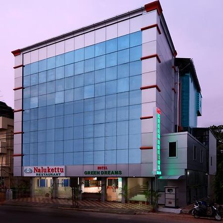 Hotel Green Dreams Kochi Esterno foto