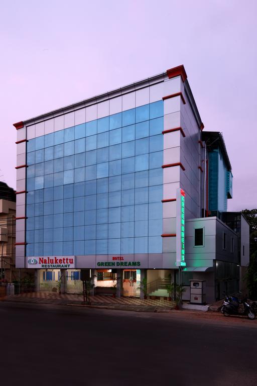Hotel Green Dreams Kochi Esterno foto
